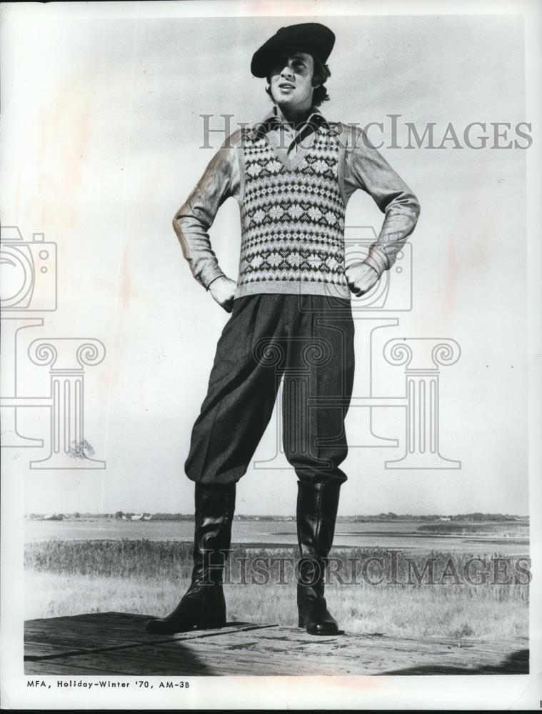 Press Photo Apres Ski Wear Sweater Vest Leather Boots Mens Fashion Association - Historic Images