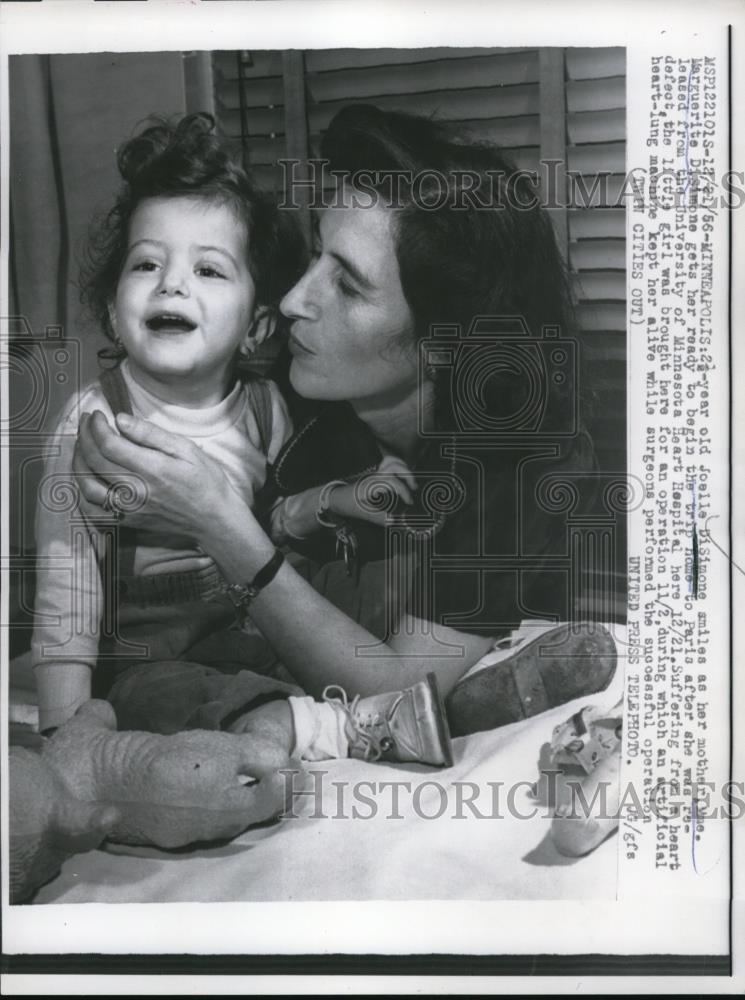 1957 Press Photo Two and a half year old Joelle Disimone with her mother - Historic Images