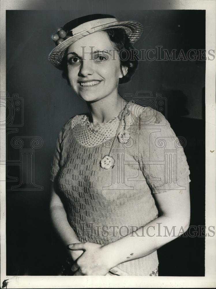 1935 Press Photo Roberta Semple rdrop her surname of her divorced husband - Historic Images