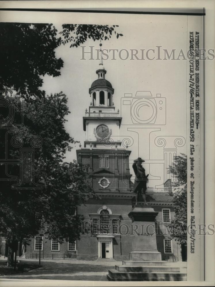 1965 Press Photo File Independence Hall in Philadelphia - Historic Images