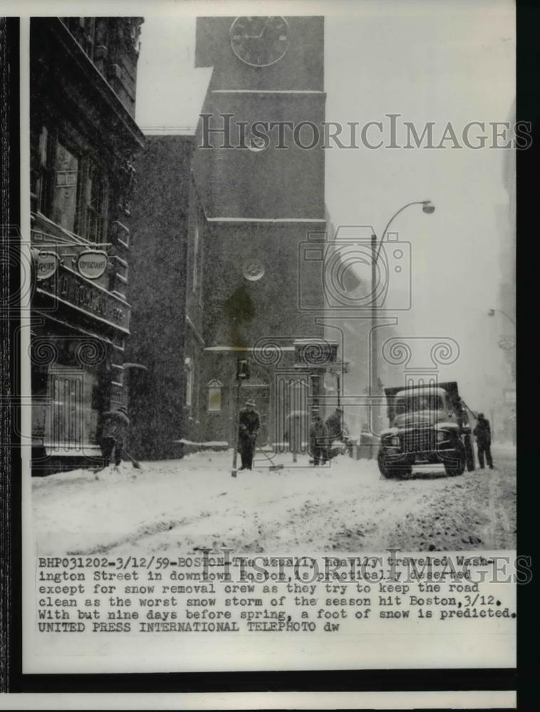 1959 Press Photo Washington Street deserted except for snow removal crew - Historic Images