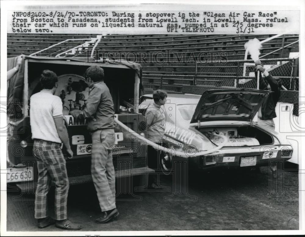 1970 Press Photo Toronto During a stopover in the Clean Air Race from Boston to - Historic Images