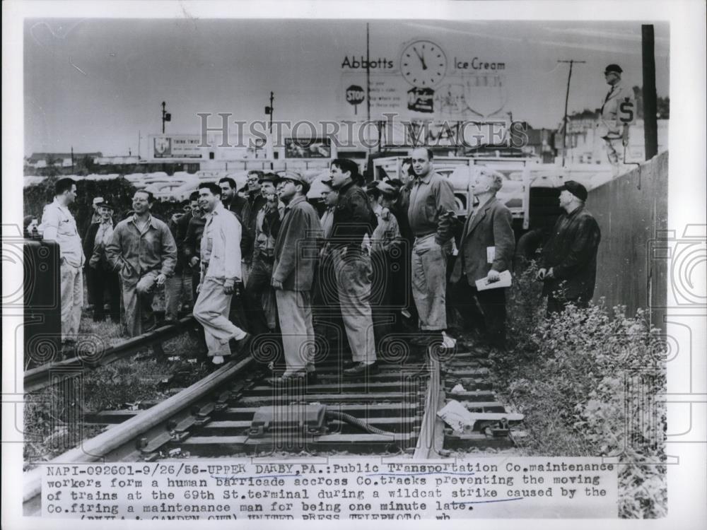 1956 Press Photo Public Transportation Co. maintenance workers barricade - Historic Images