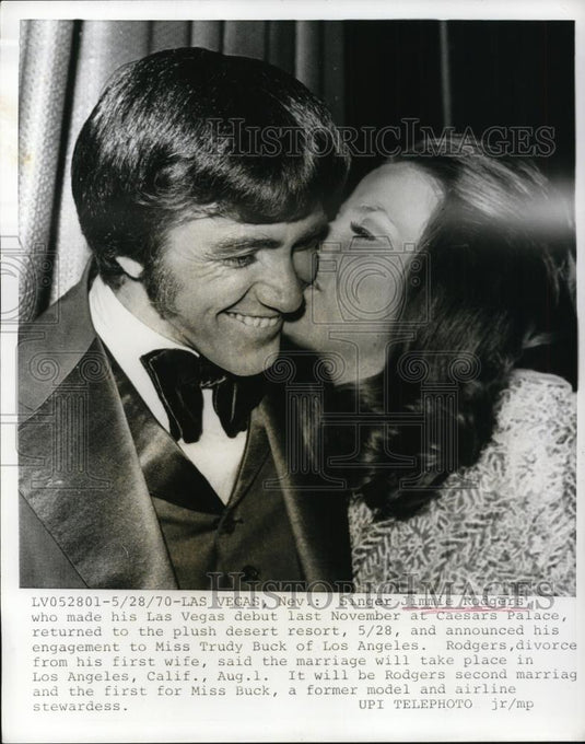 1970 Press Photo Singer Jimmie Rodgers hosts America's Jr Miss pageant - Historic Images