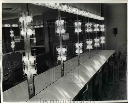 1964 Press Photo Dressing room area of the new Los Angeles Music Center - Historic Images