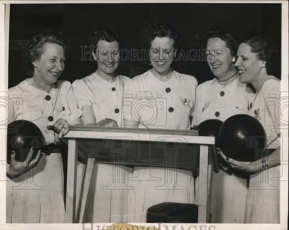 1947 Press Photo Kernitz Pure Oil team set 2987 points - Historic Images