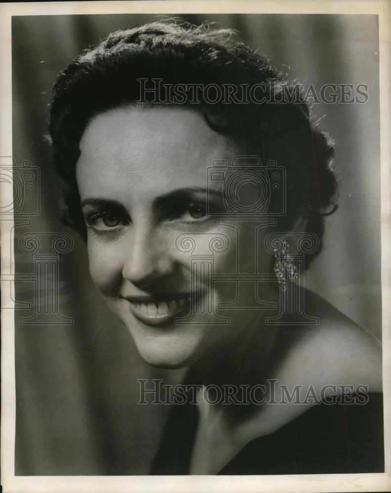 1955 Press Photo Mrs Nellie Biggers, Jr for Mrs America Homemaking Contest final - Historic Images