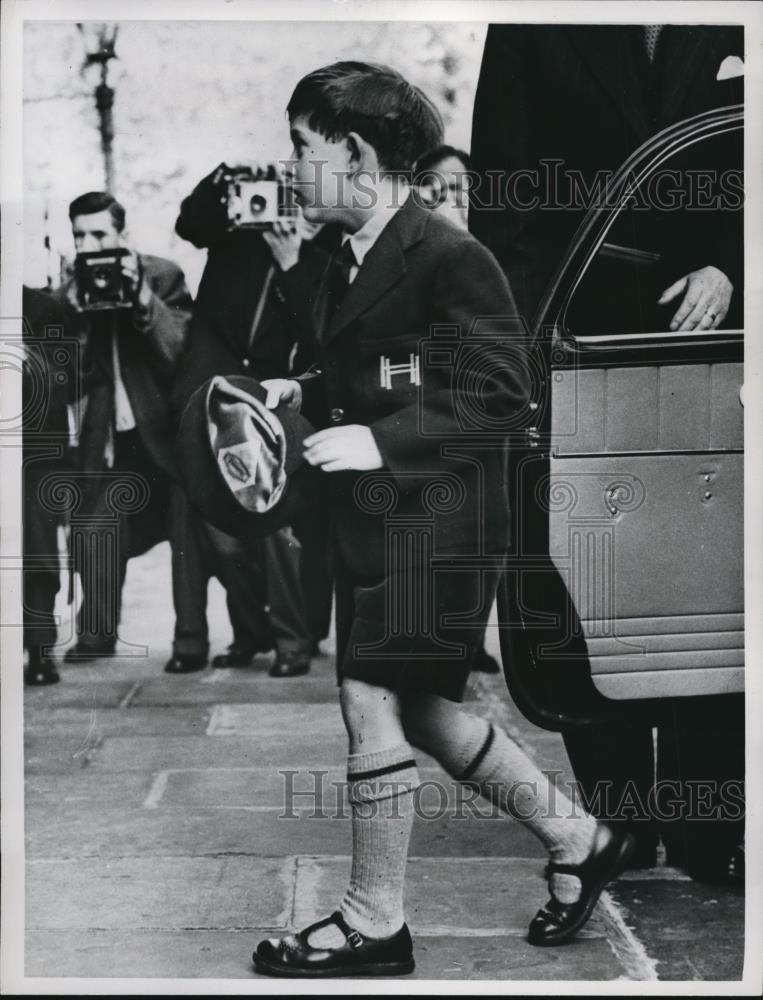 1960 Press Photo Prince Charles of England in Kensington School - Historic Images