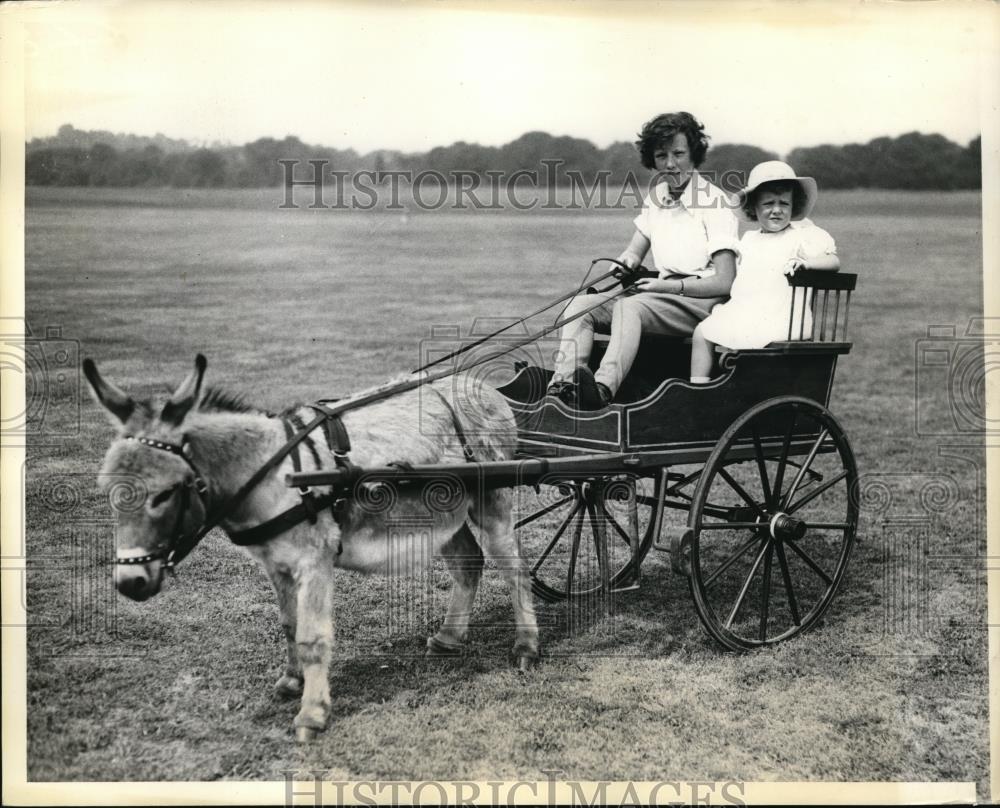 1935 Press Photo Katherine Von Stade Donkey Pony Race Gymkhana Robert Bacon - Historic Images