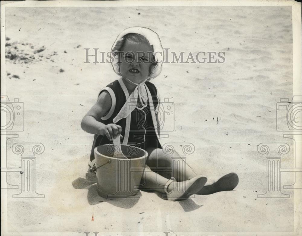 1931 Press Photo Mary Ann Stevens, Child of Socialites in Long Island - Historic Images