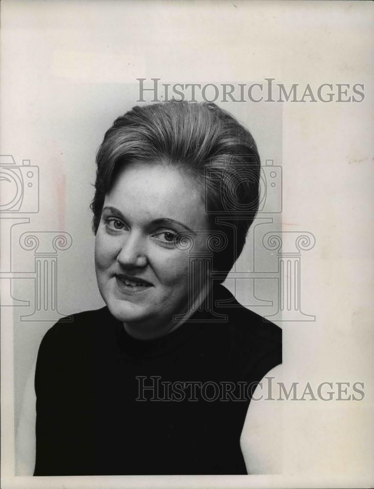 1967 Press Photo Mrs. Thomas Durosko bowler of Mayfield Heights - Historic Images