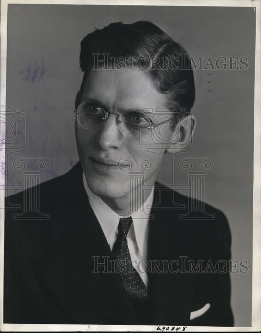 1943 Press Photo of Fredrick Heizer Wright indicted by Federal Grand Jury as a - Historic Images