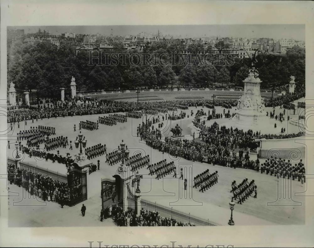 1935 Press Photo Spectacular picture from the roof of Buckingham Palace - Historic Images