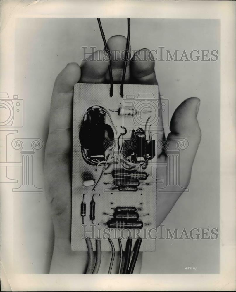 1955 Press Photo Simple circuit board for a repeater - Historic Images