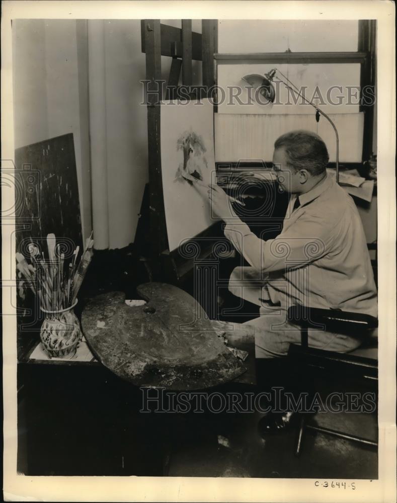 1935 Press Photo Harry Slater is the best commercial artist with one arm - Historic Images