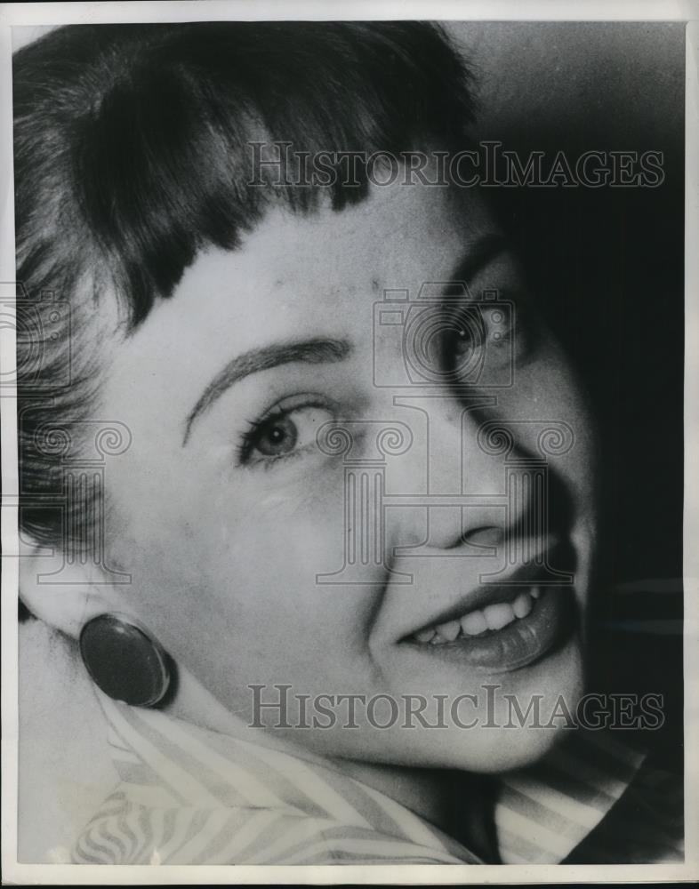 1958 Press Photo 27 year old Frances Stark staff reporter for the Humboldt Times - Historic Images