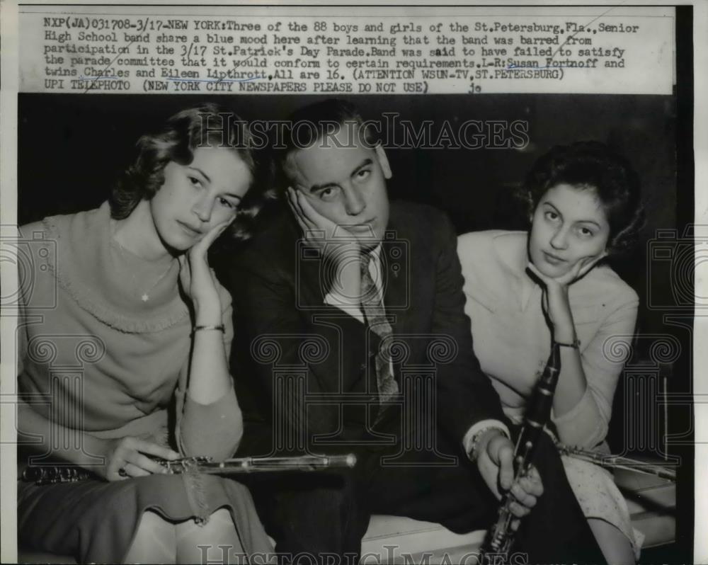 1959 Press Photo Senior high school band members was not please to hear the news - Historic Images