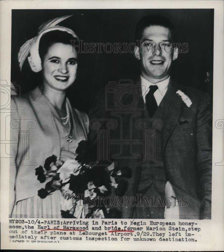 1949 Press Photo Paris The Earl of Harwood and bride former Marion Stein - Historic Images