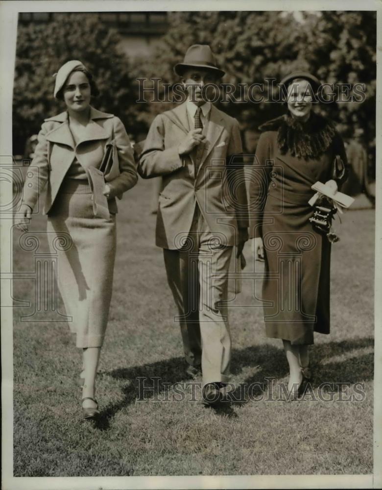 1935 Press Photo Mrs John Fells Jr Frederick Allen, Mrs T McLaughlin at Belmont - Historic Images