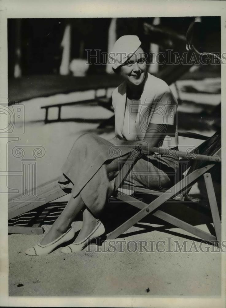 1933 Press Photo Priscillia Dickerson of NYC at Miami Beach Fla. - Historic Images