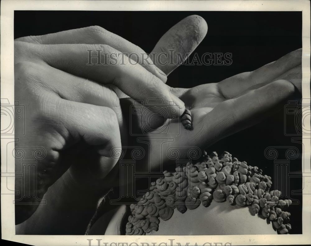 1941 Press Photo Young Brastoff and his painstaking attention to detail - Historic Images