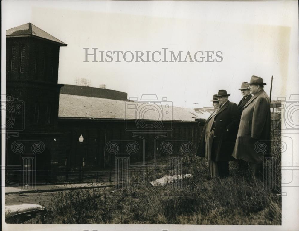 1950 Press Photo M.T. Good, W.A. Miller, H.A. Newban, H.C. Rumble at proposal - Historic Images