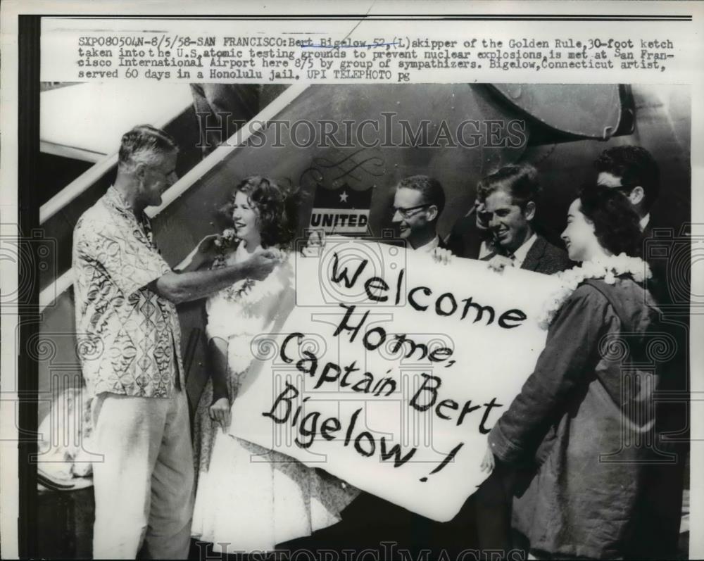 1958 Press Photo Bert Bigelow, Connecticut artist - Historic Images