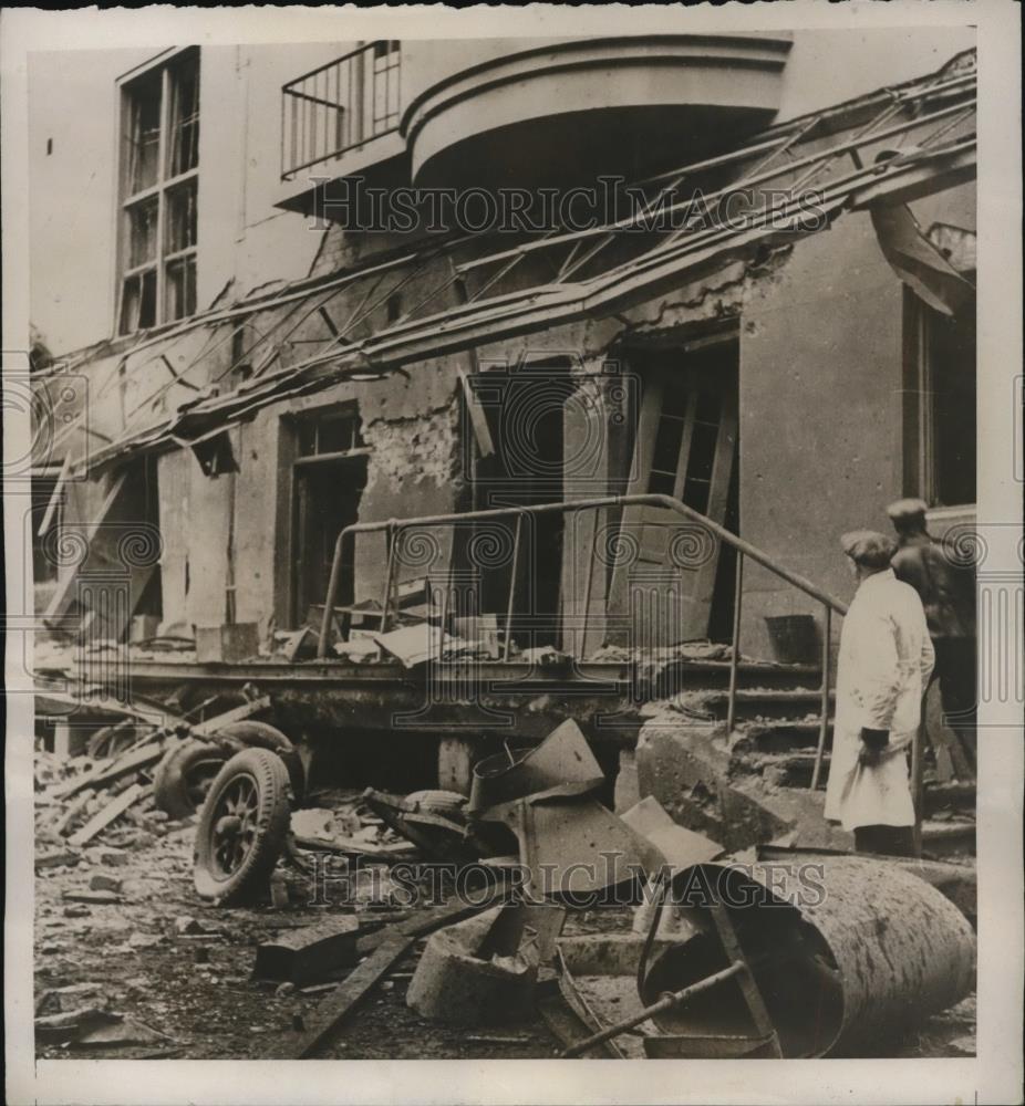 1940 Press Photo Wreckage of a blasted Automobile of Soviet Raid on Helsinki - Historic Images