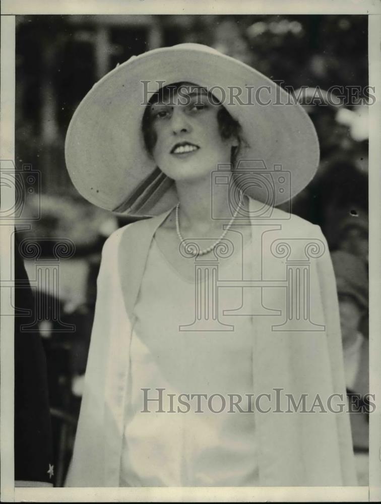 1929 Press Photo Sarah Varn who presented the Regimental Colors to winning - Historic Images