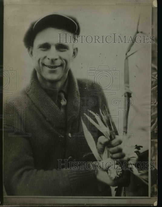 1926 Press Photo Slanek Harvesting Corn - Historic Images