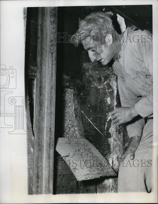 1950 Press Photo Firemen rescued twenty four year old worker from a chute - Historic Images