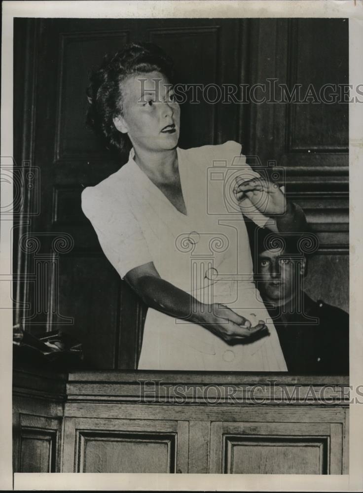 1947 Press Photo Countess Olga Tchernitcheff on trial for keeping valuables - Historic Images