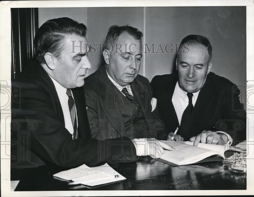 1941 Press Photo H.P.Lowry, O.R.McGuire and Edward Burke - Historic Images