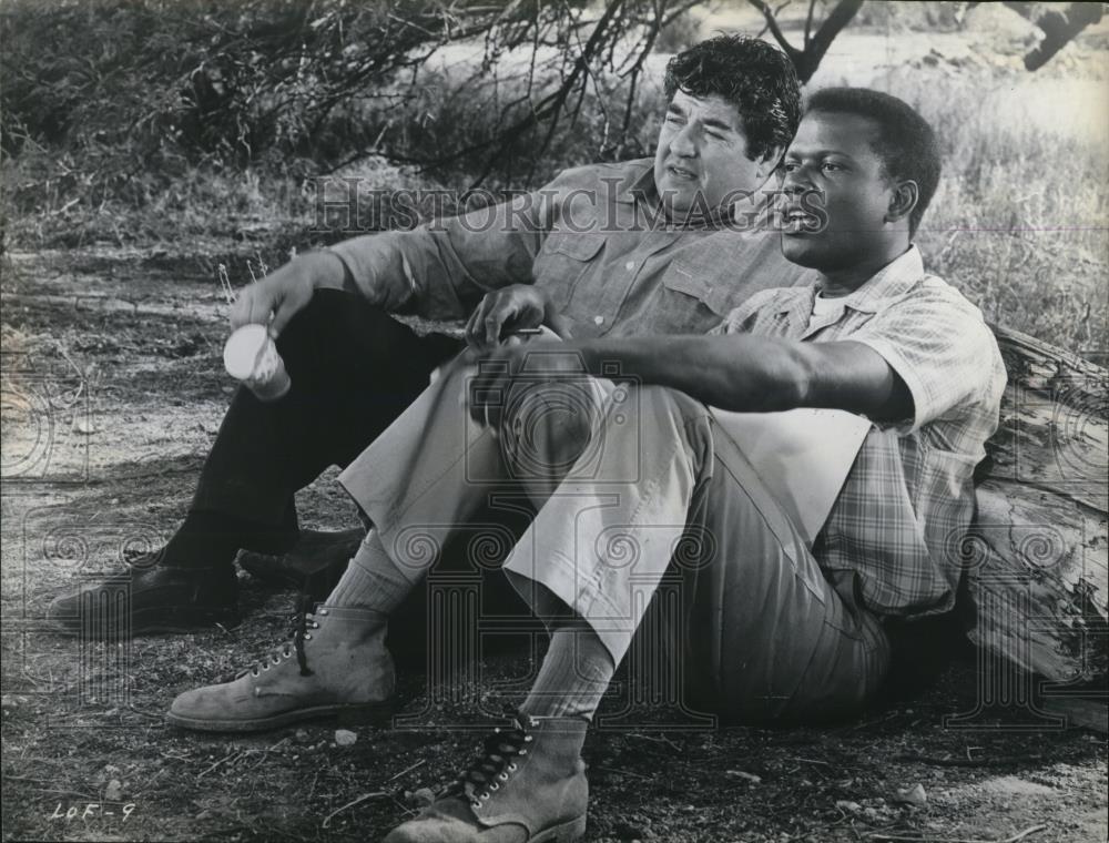 1963 Press Photo Stanley Adams and Sidney Poitier in Lilies of the Field - Historic Images
