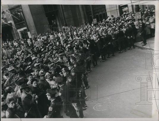 1952 Press Photo Crowd gathered during Pres. Harry S. Truman visit to Cleveland - Historic Images