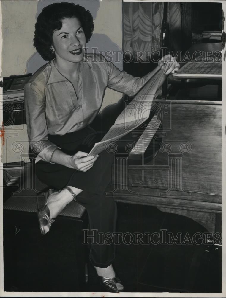 1948 Press Photo Miss Eunice Podis Pianist - Historic Images