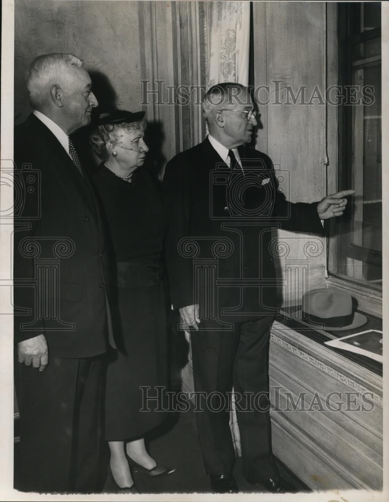1949 Press Photo Cyrus Eaton Sr Mr & Mrs Harry Truman - Historic Images