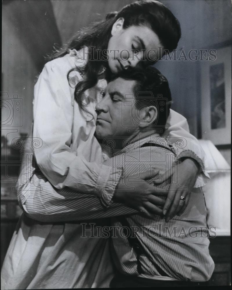 1963 Press Photo Robert Preston, Jean Simmons in All the Way Home - Historic Images