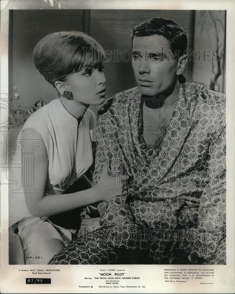 1962 Press Photo Dany Saval, Tom Tryon in Moon Pilot - Historic Images