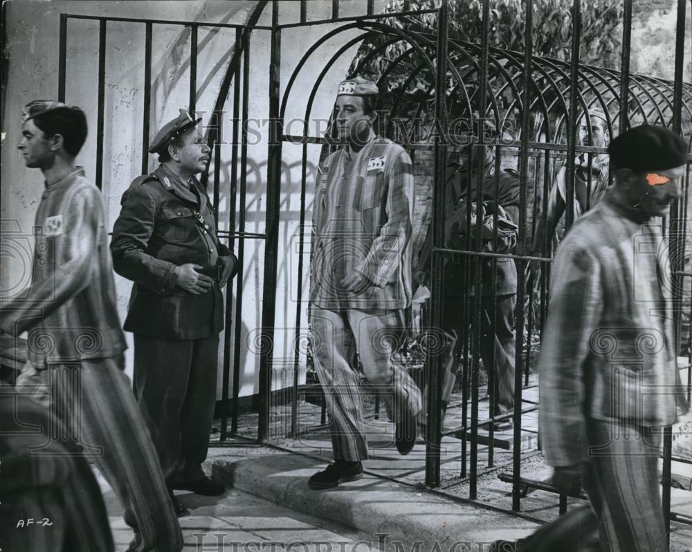 1967 Press Photo Peter Sellers In After The Fox - Historic Images