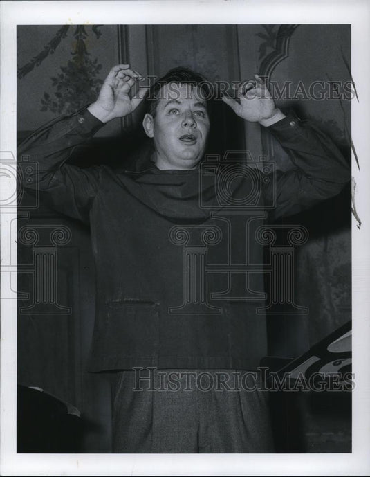 1957 Press Photo Robert Shaw - 42 - Historic Images