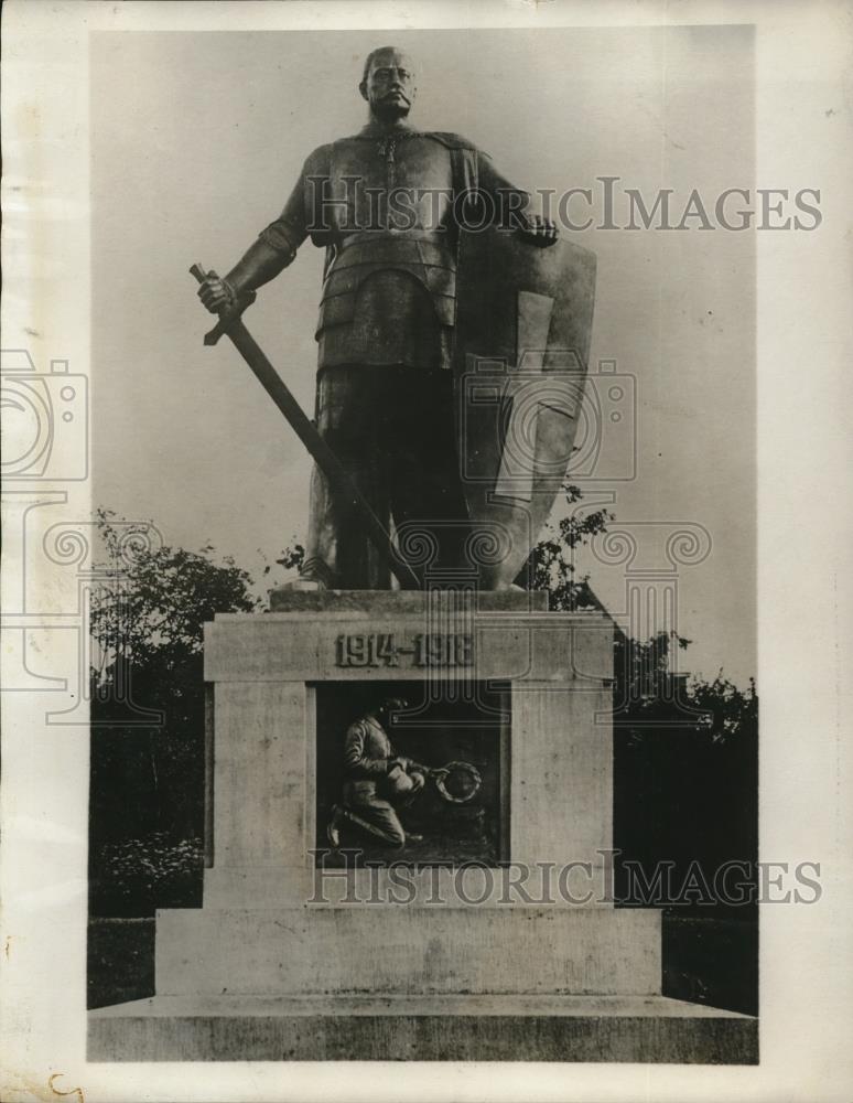 1930 Press Photo The First Hindenburg Monument In Germany - Historic Images