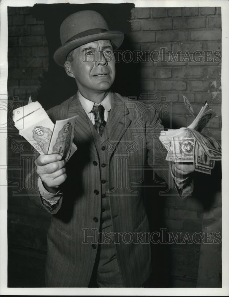 1961 Press Photo David Wayne in Roly on Outlaws - Historic Images
