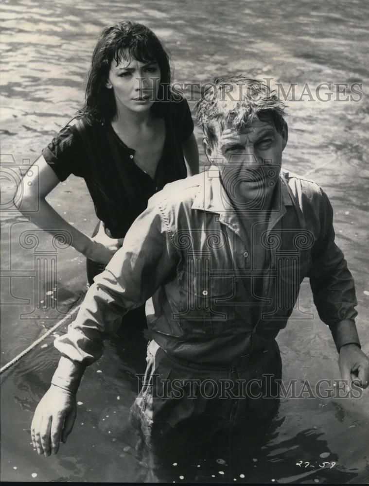 1961 Press Photo Juliette Greco & David Waynz in The Big Gamble - Historic Images