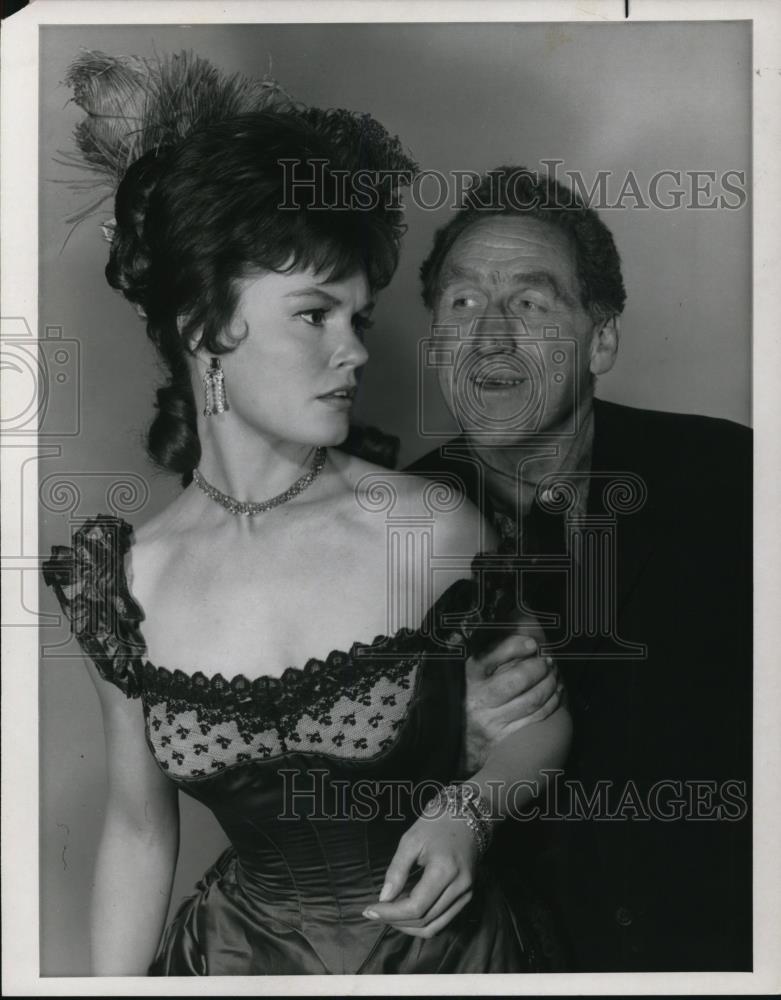 1966 Press Photo Connie Russell and James Whitmore - Historic Images