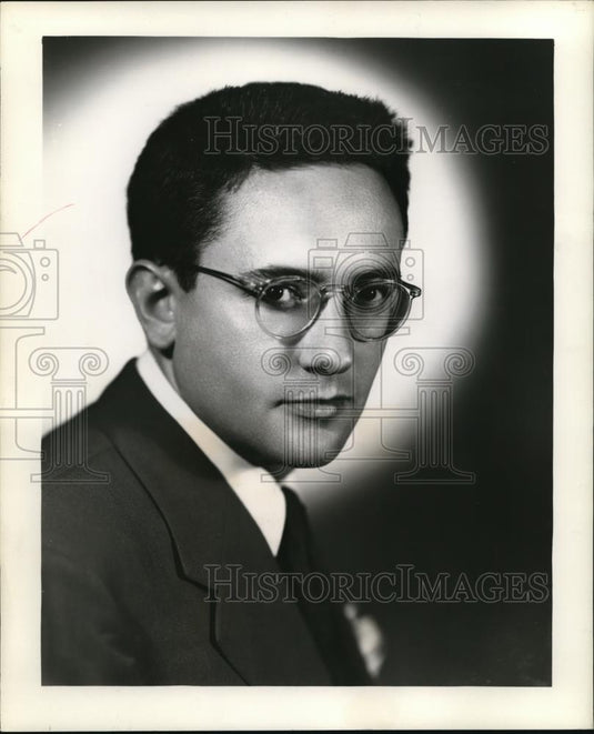 1944 Press Photo Bob sherry in Finder's Keepers - Historic Images