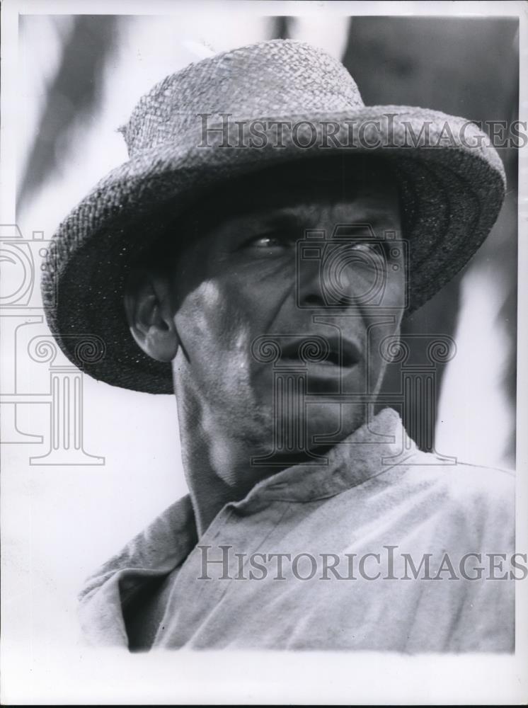 1961 Press Photo Frank Sinatra in The Devil At 4 O'Clock - Historic Images