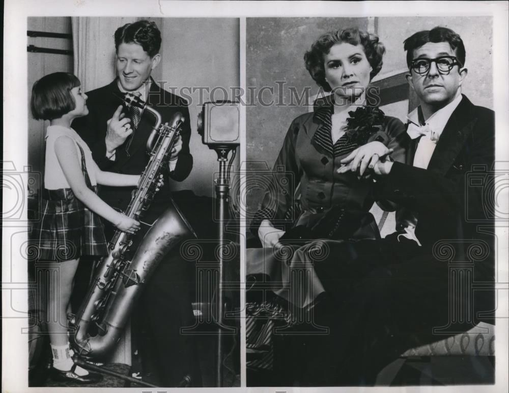 1951 Press Photo Mrs. Robert Guy in Top Banana - Historic Images