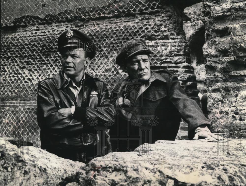 1965 Press Photo Frank Sinatra, Trevor Howard in Von Ryan's Express - Historic Images