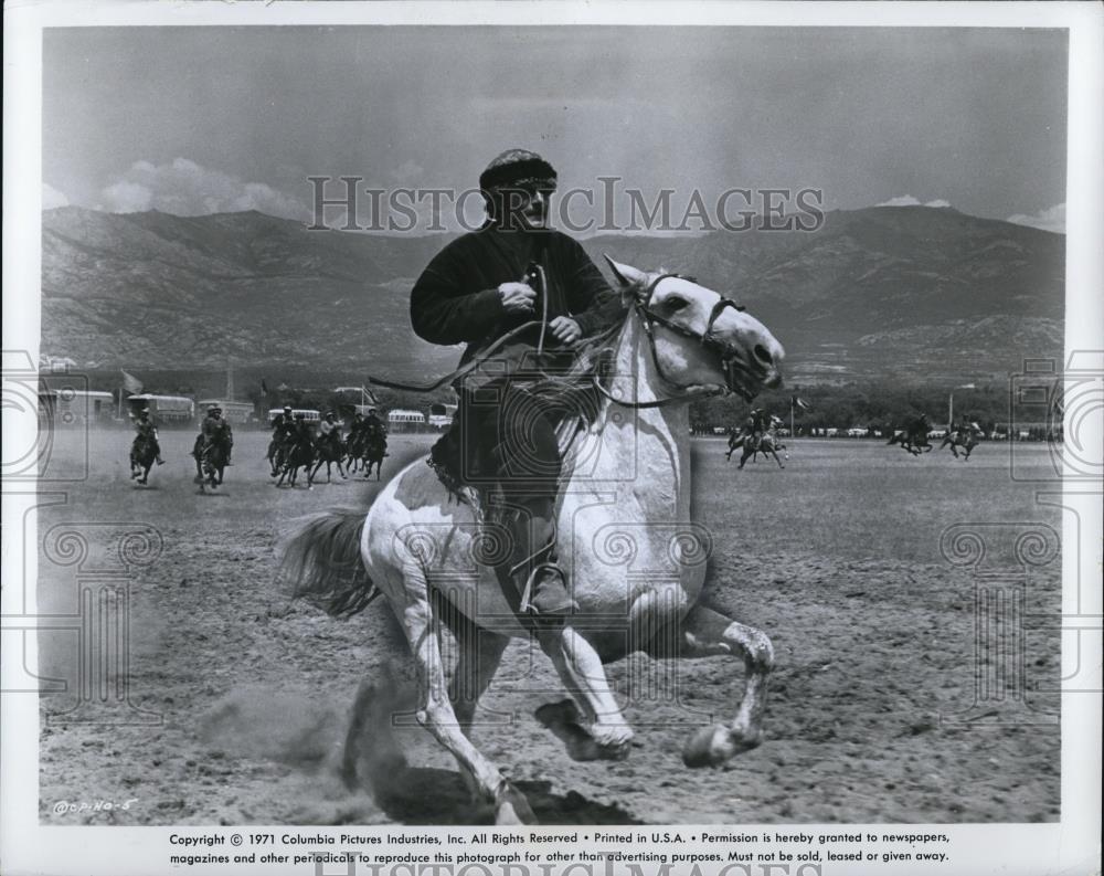 1971 Press Photo Omar Shariff The Horseman - Historic Images